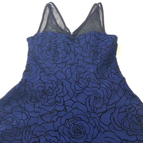 NWT TRIXXI navy dress W/rose embroidery pattern - Picture 4 of 8